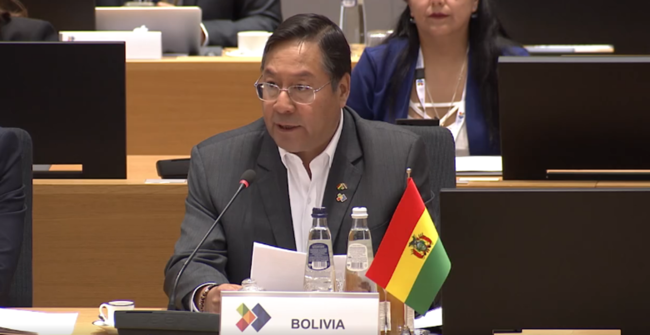 Presidente participa en la plenaria de la III Cumbre de la Unión Europea y Celac