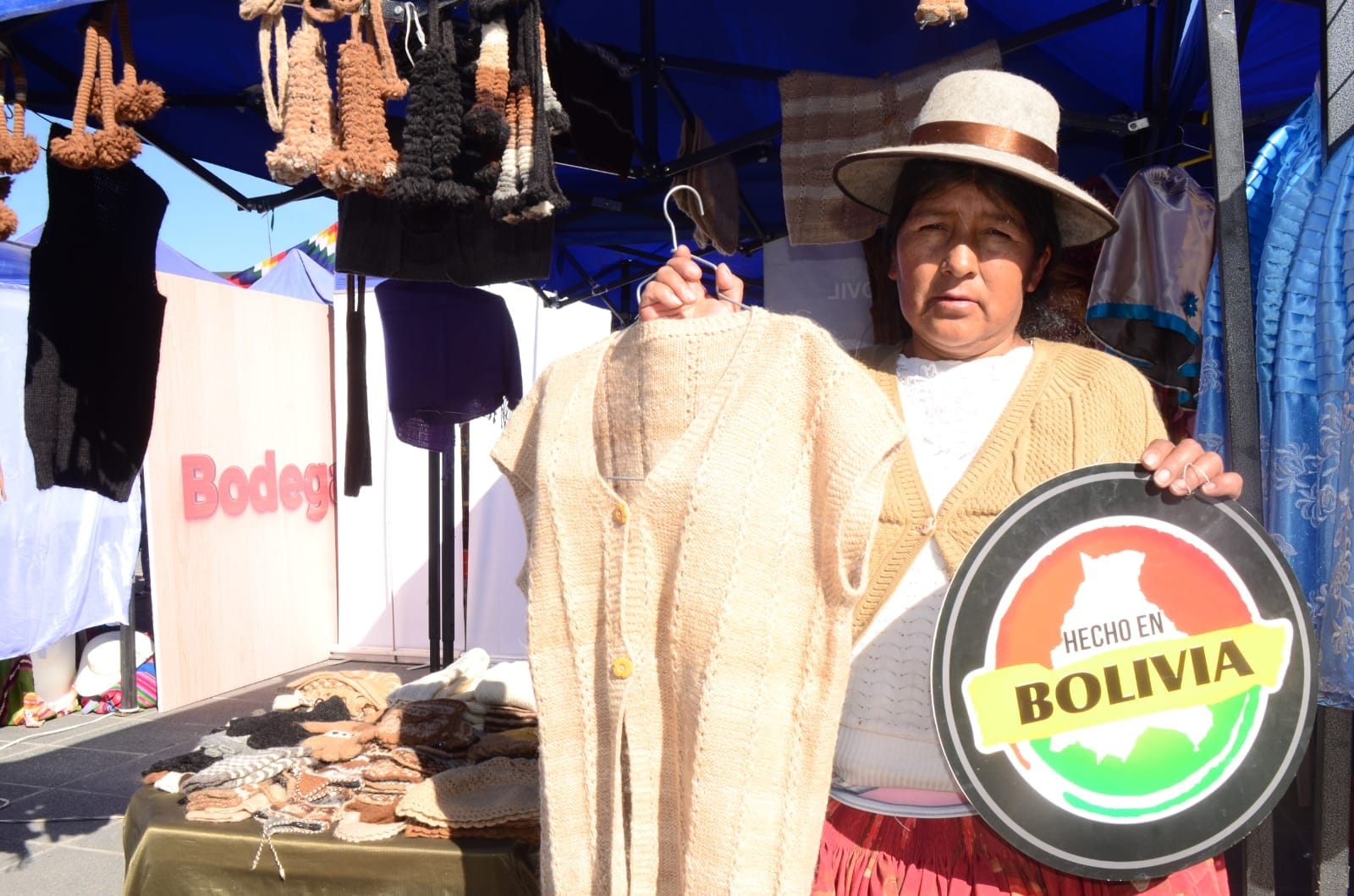 Productores y artesanos organizan la feria “Hecho en Bolivia” y una pasarela de modas en El Alto