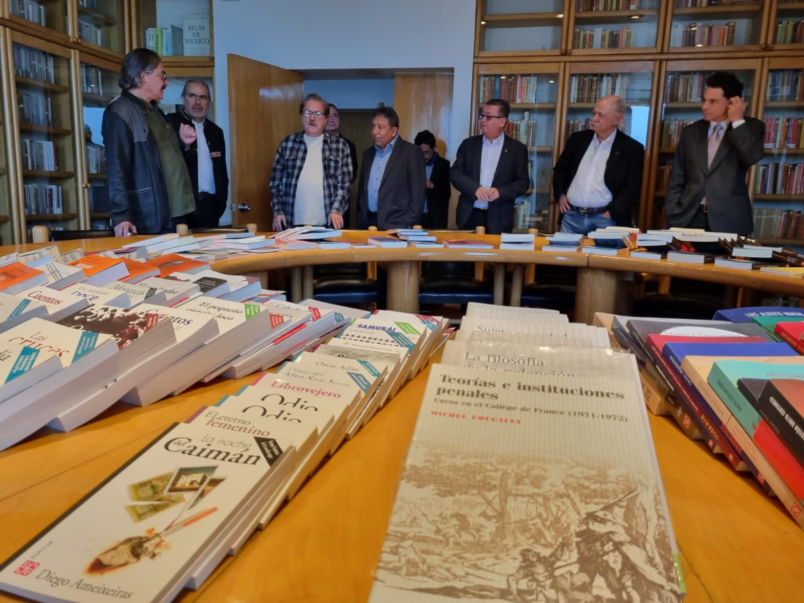 Vicepresidente se reúne con el Fondo de Cultura Económica de México para afianzar el intercambio literario