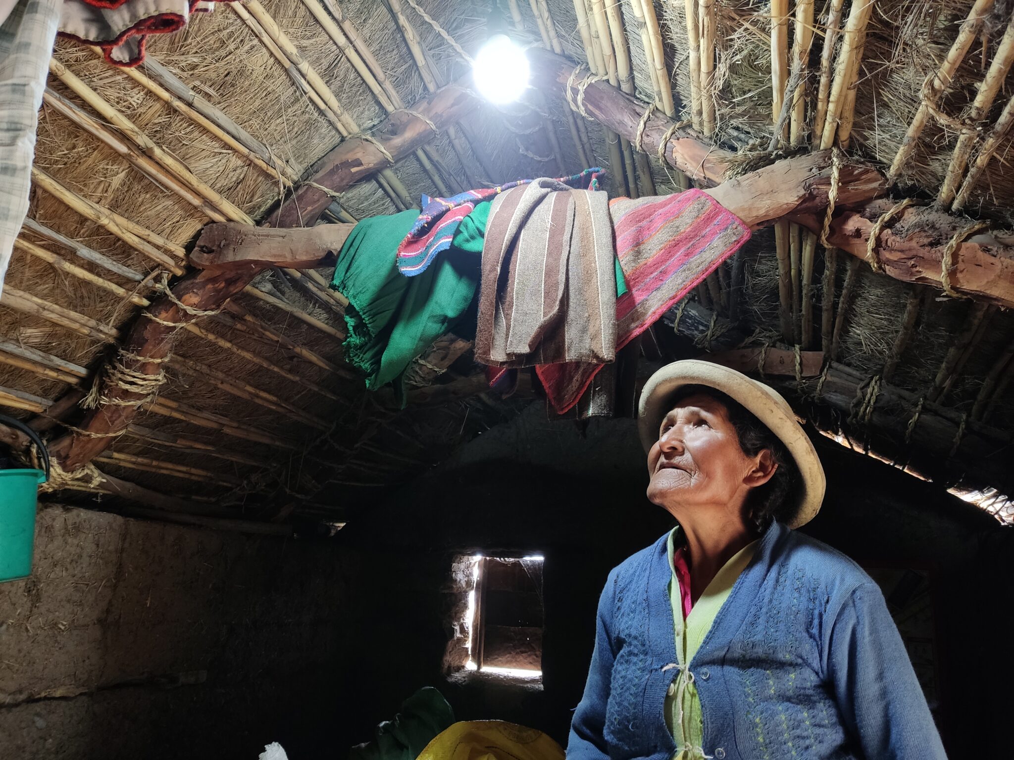 Gobierno invirtió Bs 662,2 millones para que familias del área rural accedan a electricidad