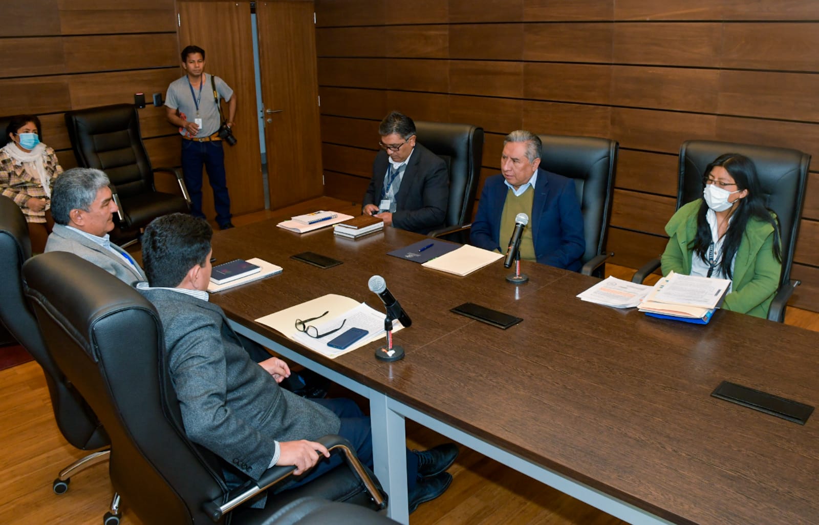 Comisión que investiga casos de pederastia recibe informes del Canciller y Defensor del Pueblo