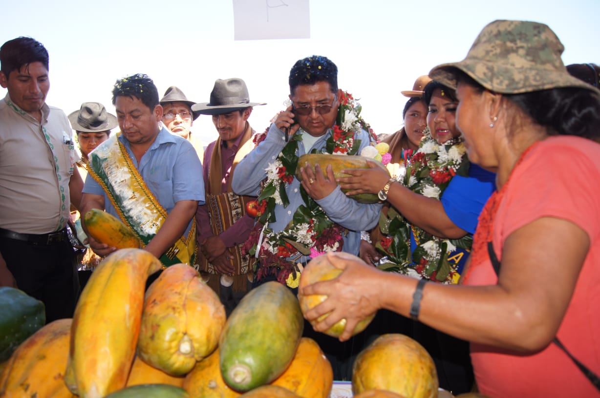 El ministro de Desarrollo Rural, Remmy Gonzáles, participa en la feria productiva de Teoponte. Foto: MDRyT.
