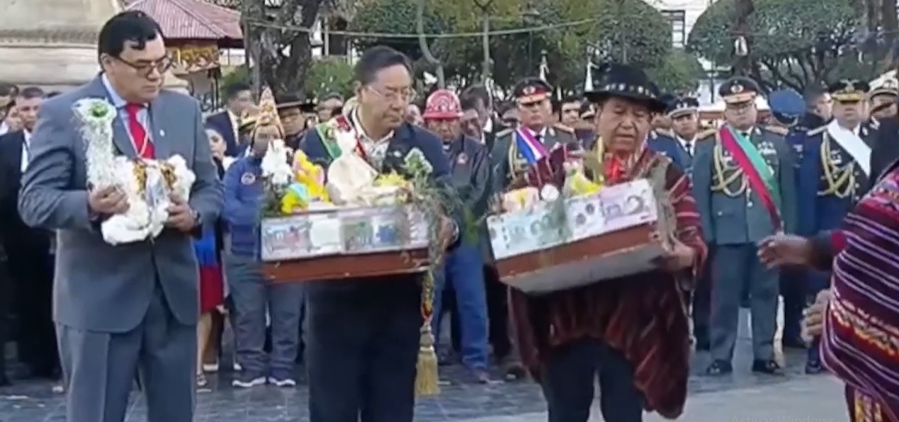 Presidente inicia actos por los 198 años de independencia de Bolivia con una ofrenda a la Pachamama