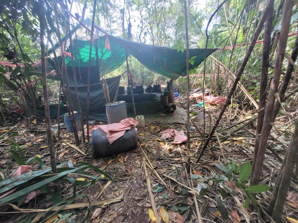 Fuerza antidroga destruye 10 fábricas de cocaína en Villa Tunari 