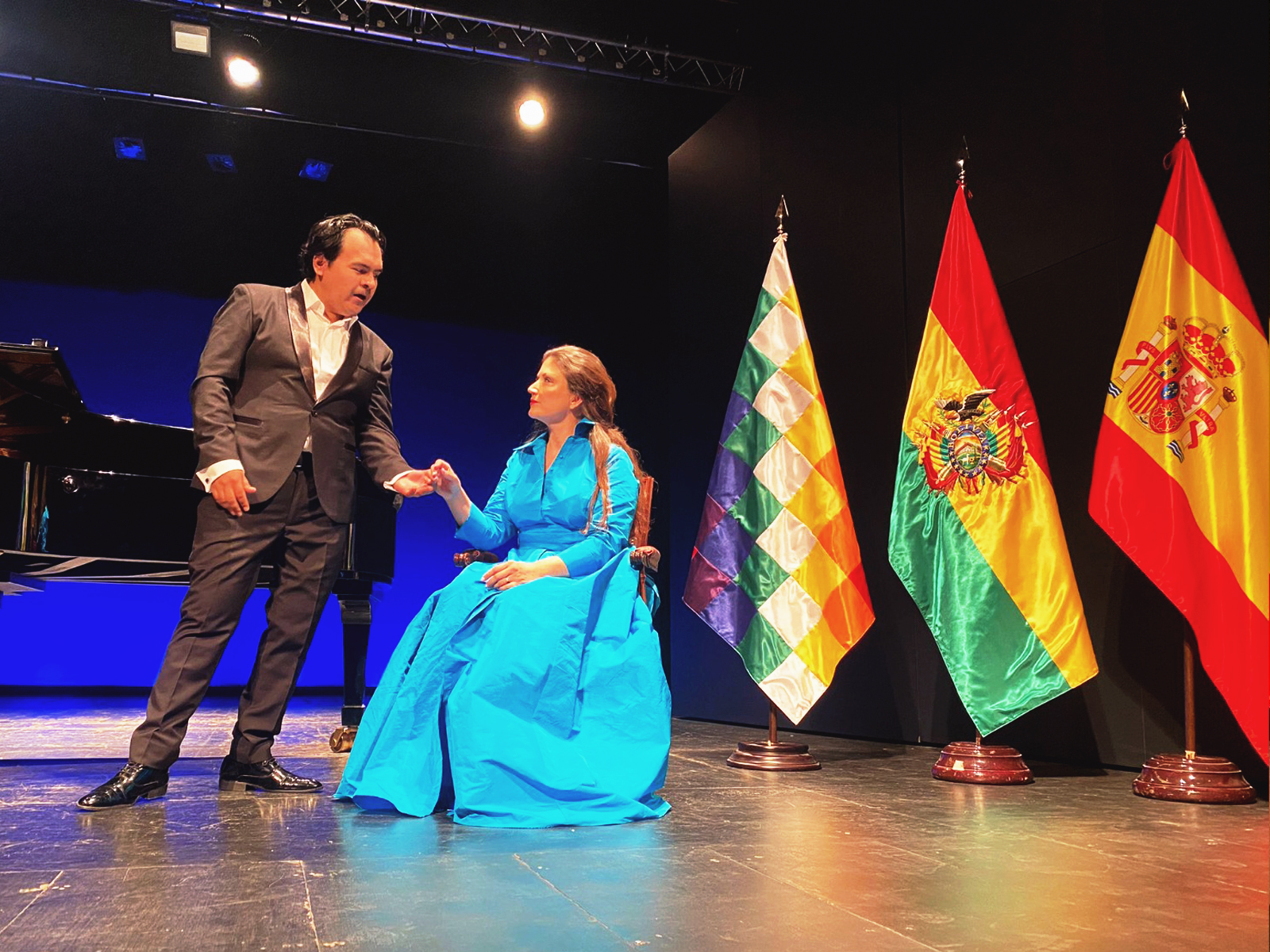 Tenor Diego Sarmiento Flores deleita a público de España y Rusia con música boliviana con el patrocinio de Entel