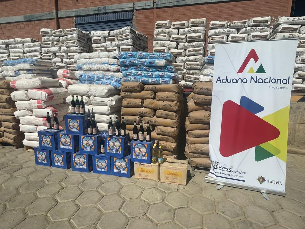 Comisan en Cochabamba más de 40 toneladas de mercancía ilegal valuada en Bs 168.000