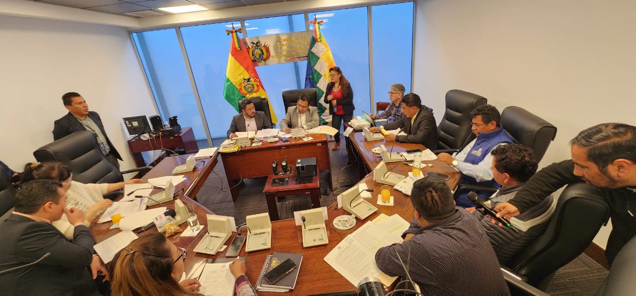 Comisión de Diputados aprueba ley de imprescriptibilidad de delitos sexuales, agravan penas en caso de religiosos