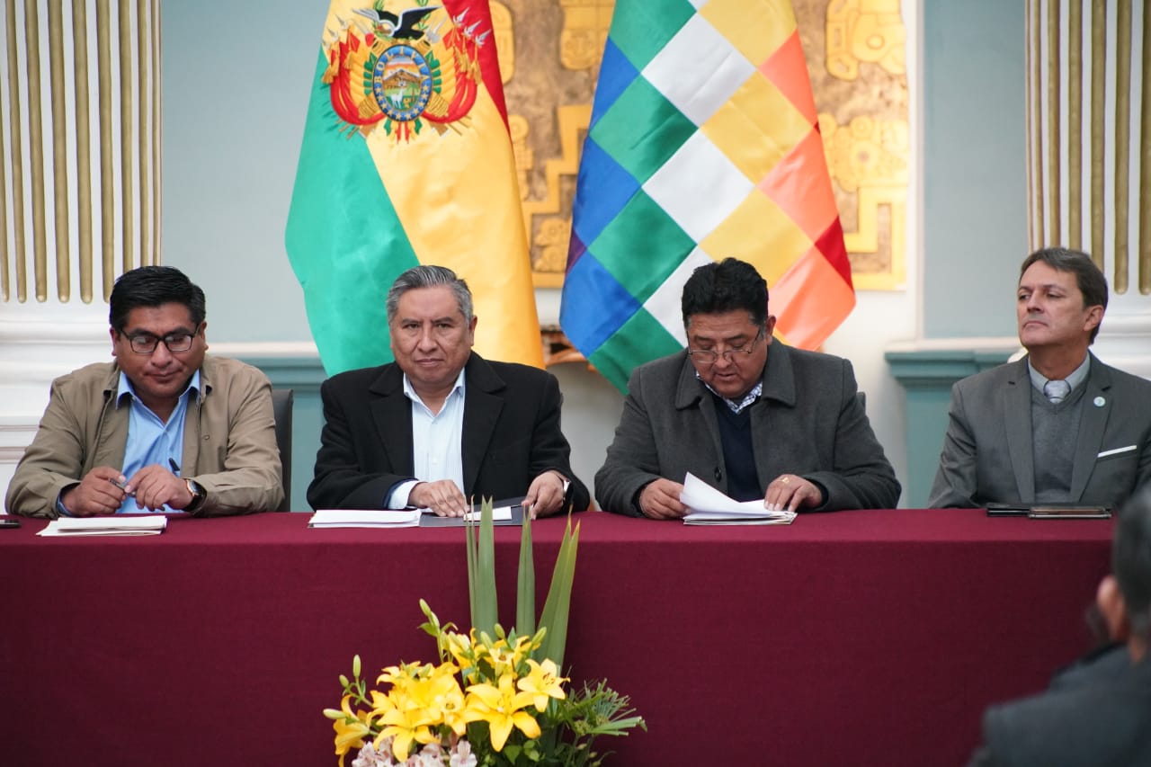 Bolivia lanza proyecto de asistencia técnica para elaborar política estratégica de camélidos