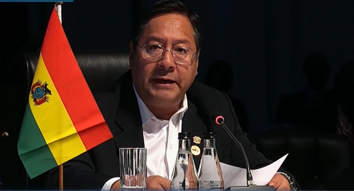 El presidente del Estado, Luis Arce, durante su intervención en la XV Cumbre de los BRICS. Captura.