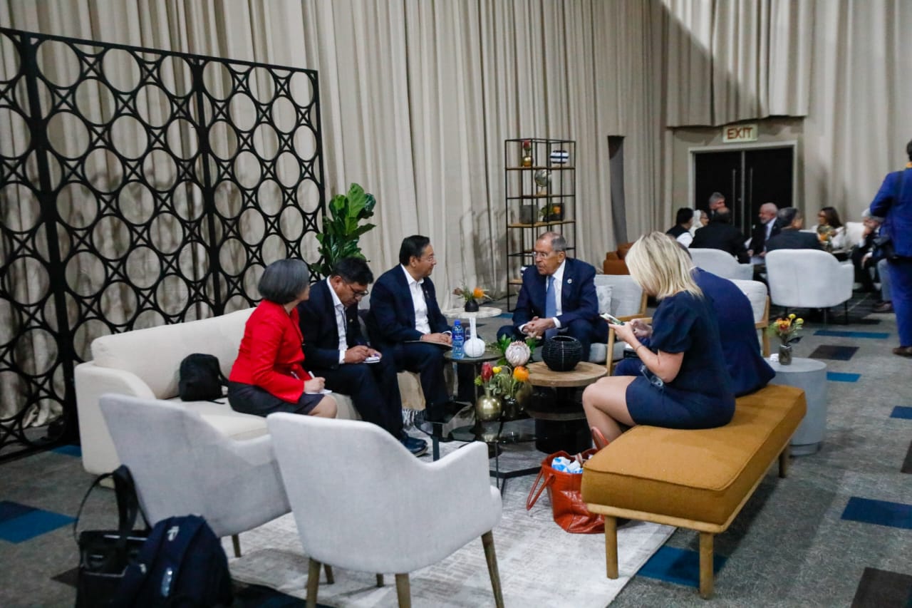 Arce espera se acelere firma de contratos con empresas rusa y chinas para industrializar el litio