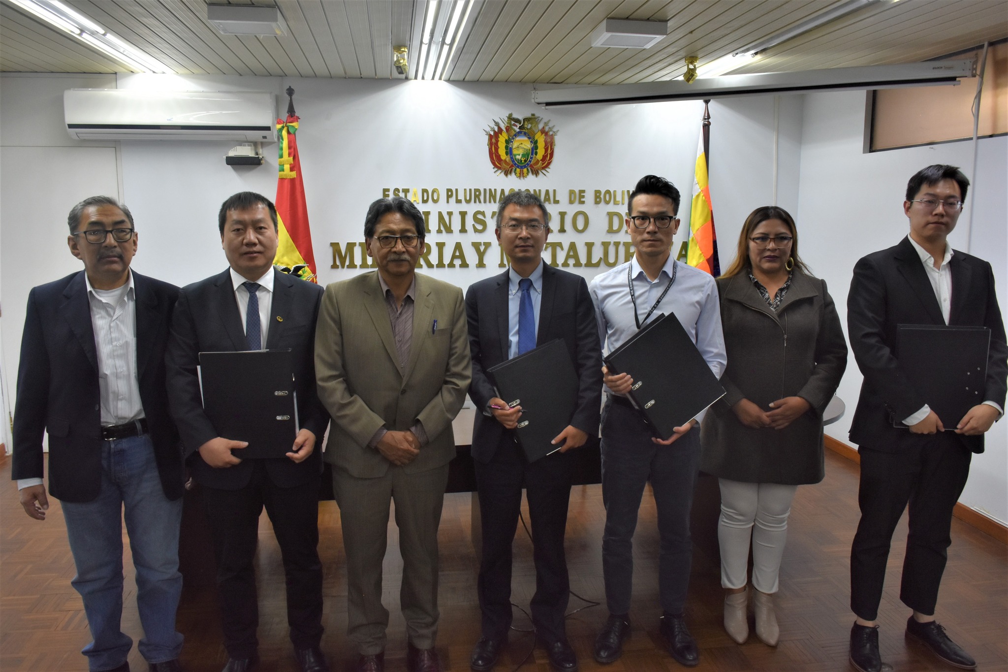 Cuatro empresas tienen 30 días para presentar propuestas de construcción de la planta refinadora de zinc de Oruro