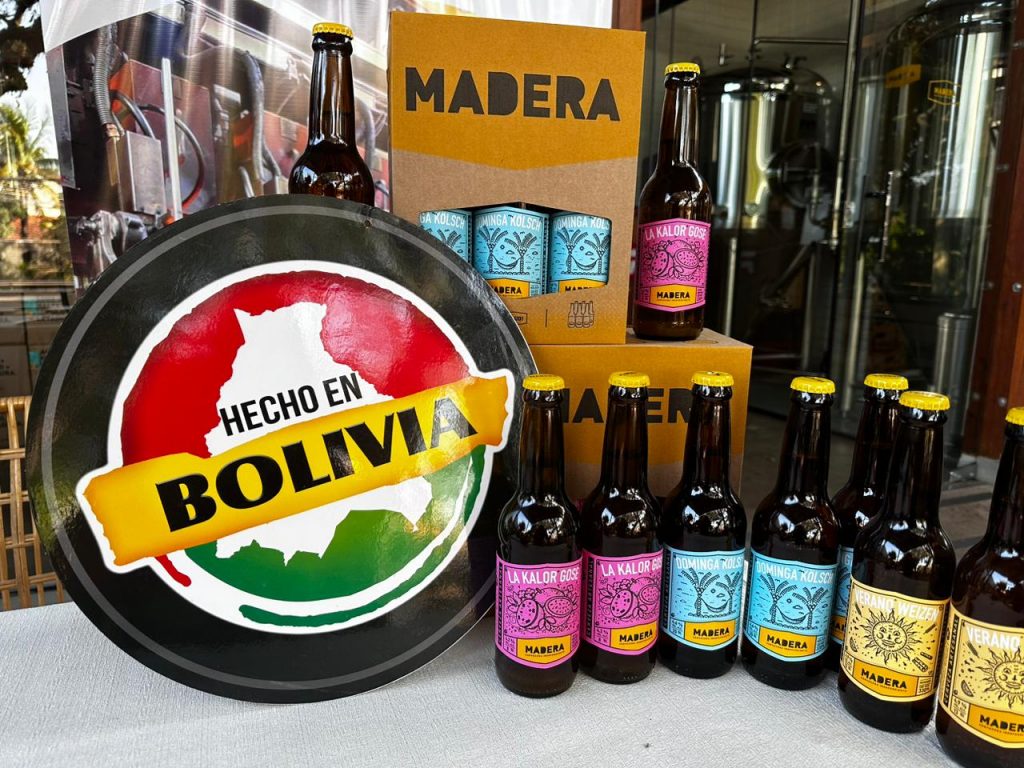 Envibol y Cervecera Independiente firman contrato para provisión de más de 114.000 botellas 