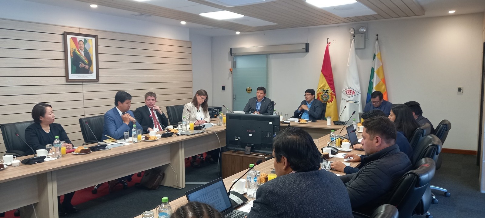 Cooperación GruS continuará apoyo a proyectos de energías renovables y transición energética en Bolivia 