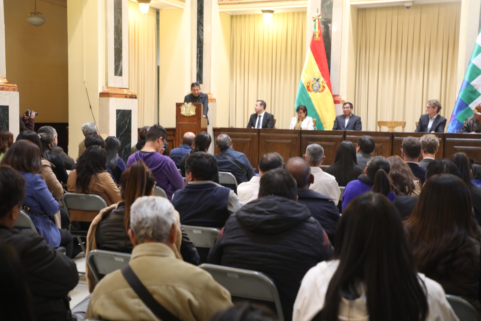 Choquehuanca llama a la reflexión colectiva para el cuidado del medio ambiente 