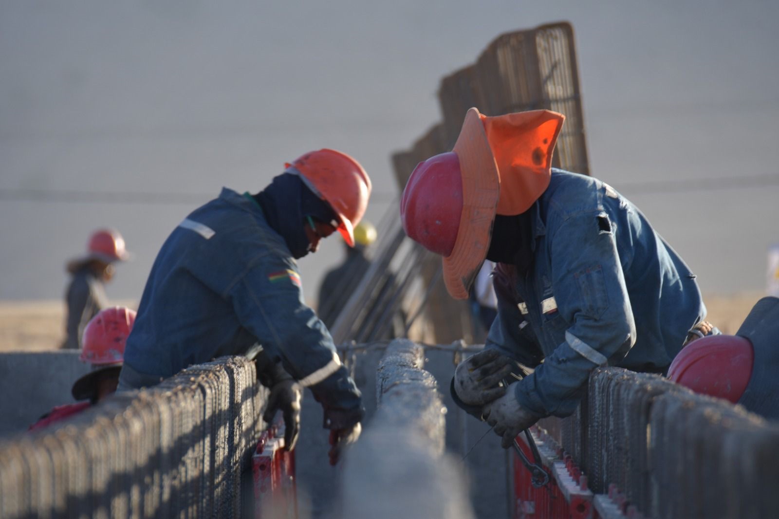 Construcción se expande a junio, emplea a 370 mil trabajadores y venta de cemento llega a 1,84 millones de TM