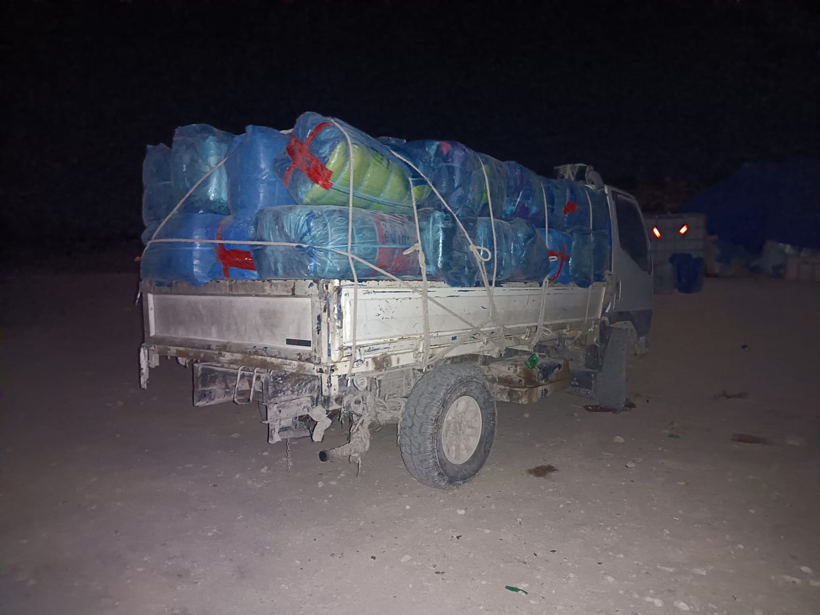 Comisan 40 fardos de ropa americana en frontera con Chile 