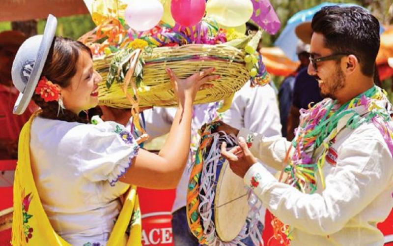 Culturas plantea postular la fiesta de “Comadres” como patrimonio ante la Unesco