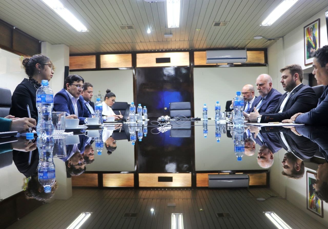 Brasil oficializa en Bolivia interés de compra de fertilizantes y de invertir en plantas industriales