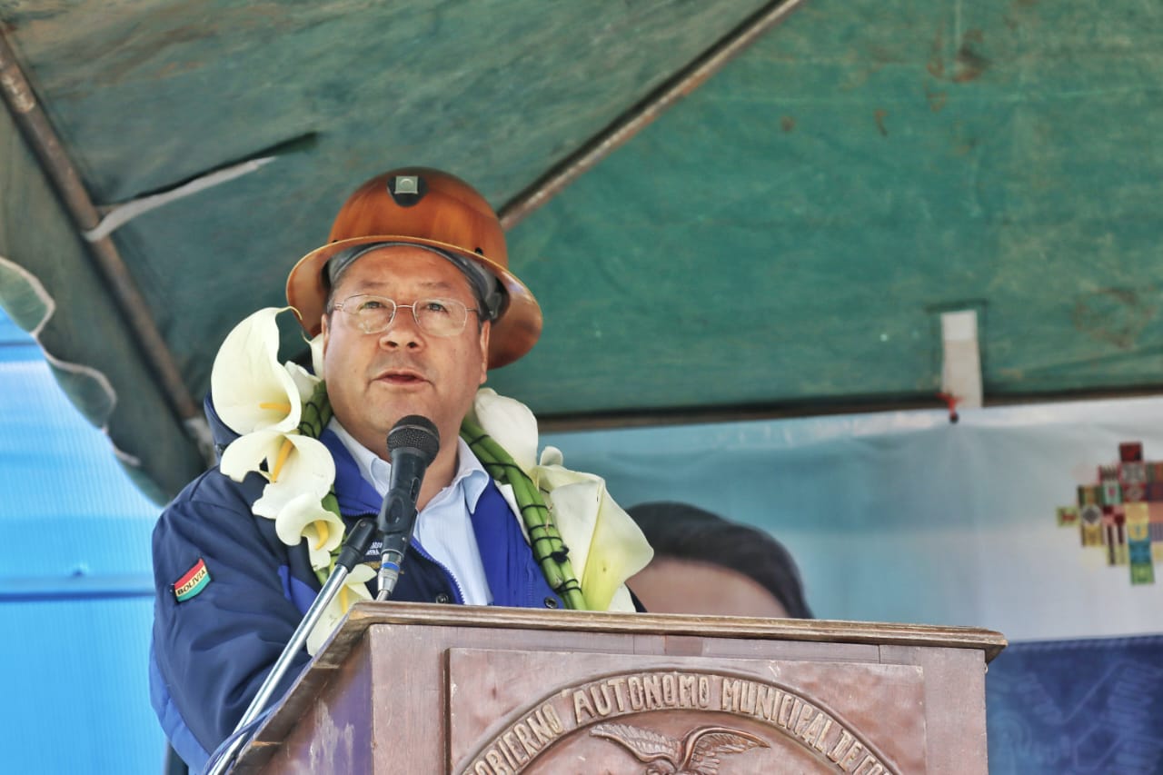 Presidente entrega sistema de riego Phinayani y jaulas flotantes para la producción de truchas en Cocapata