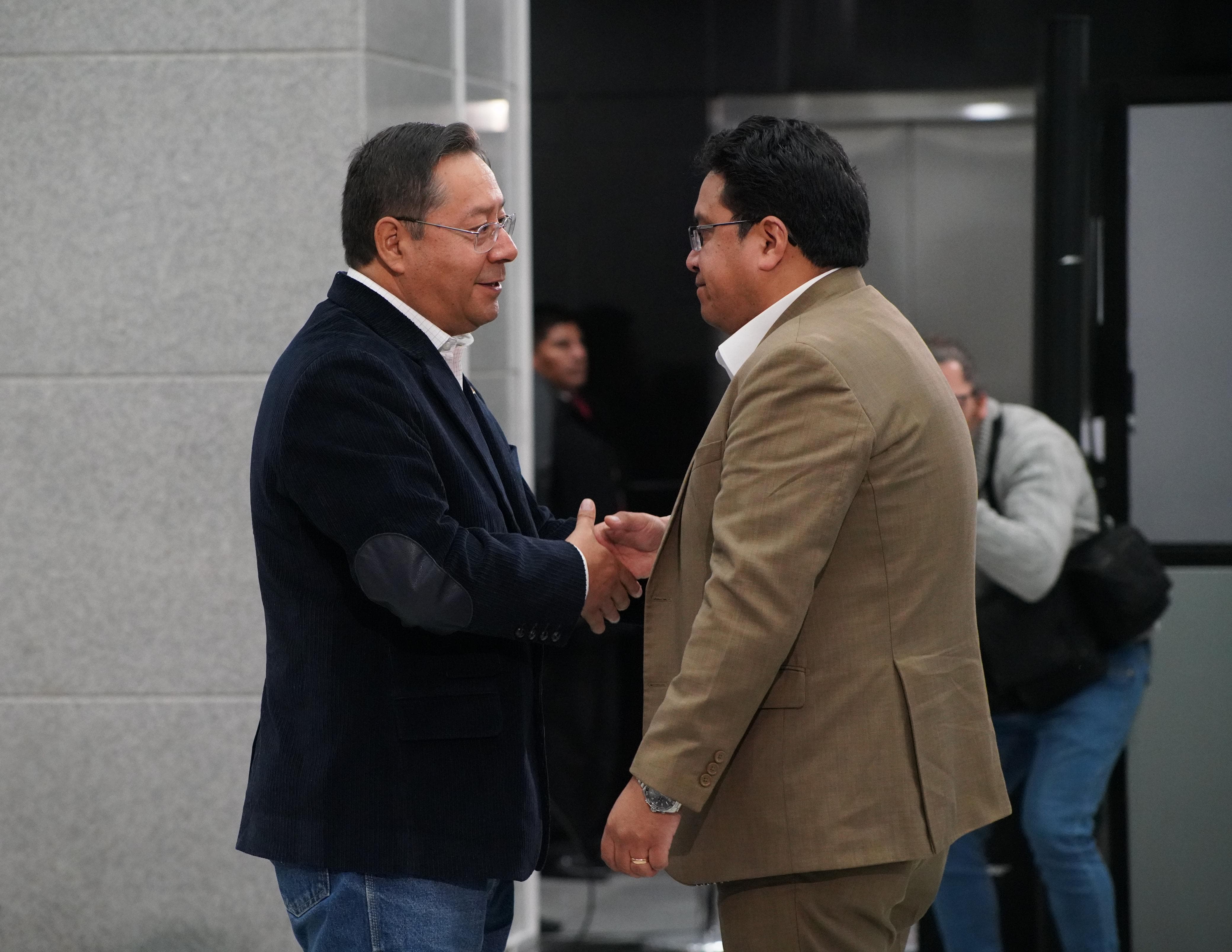 Presidente Arce posesiona a César Siles como nuevo Procurador del Estado y le encomienda defender los intereses de los bolivianos