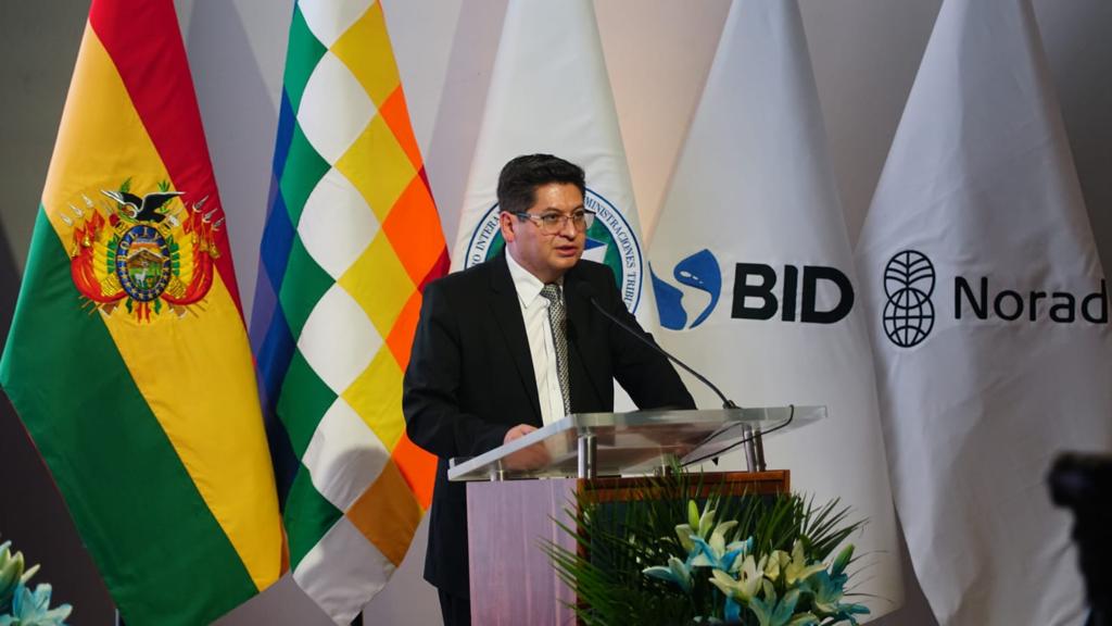 Ministro de Economía califica de “exitosa” la implementación de la factura electrónica en Bolivia 
