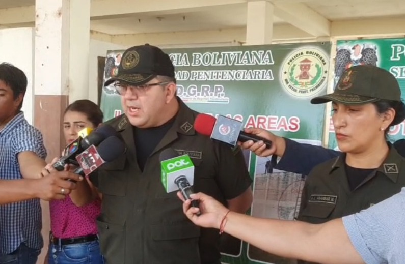 En la cárcel de Palmasola secuestran celulares, armas punzocortantes y bebidas alcohólicas