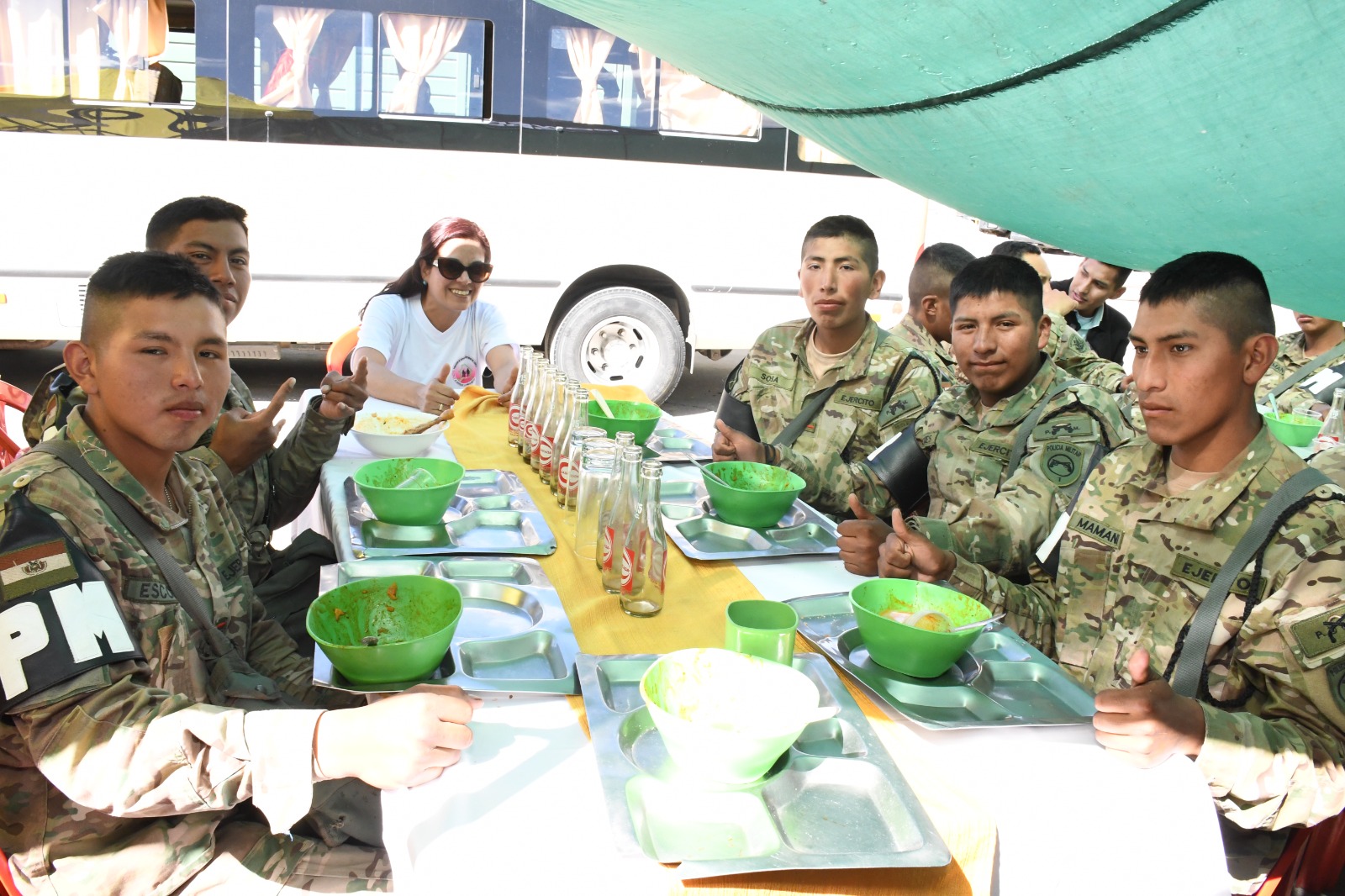 Ejército recuerda el Día del Soldado Boliviano con agasajo a conscriptos