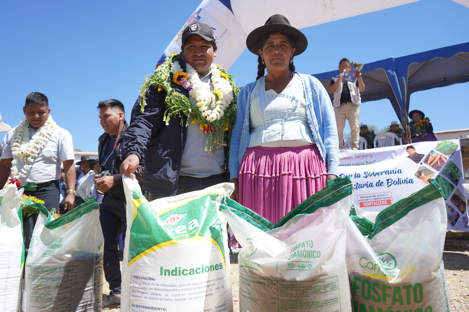 Productores de Aiquile y San Lucas se benefician con insumos y semillas de haba y cebolla 