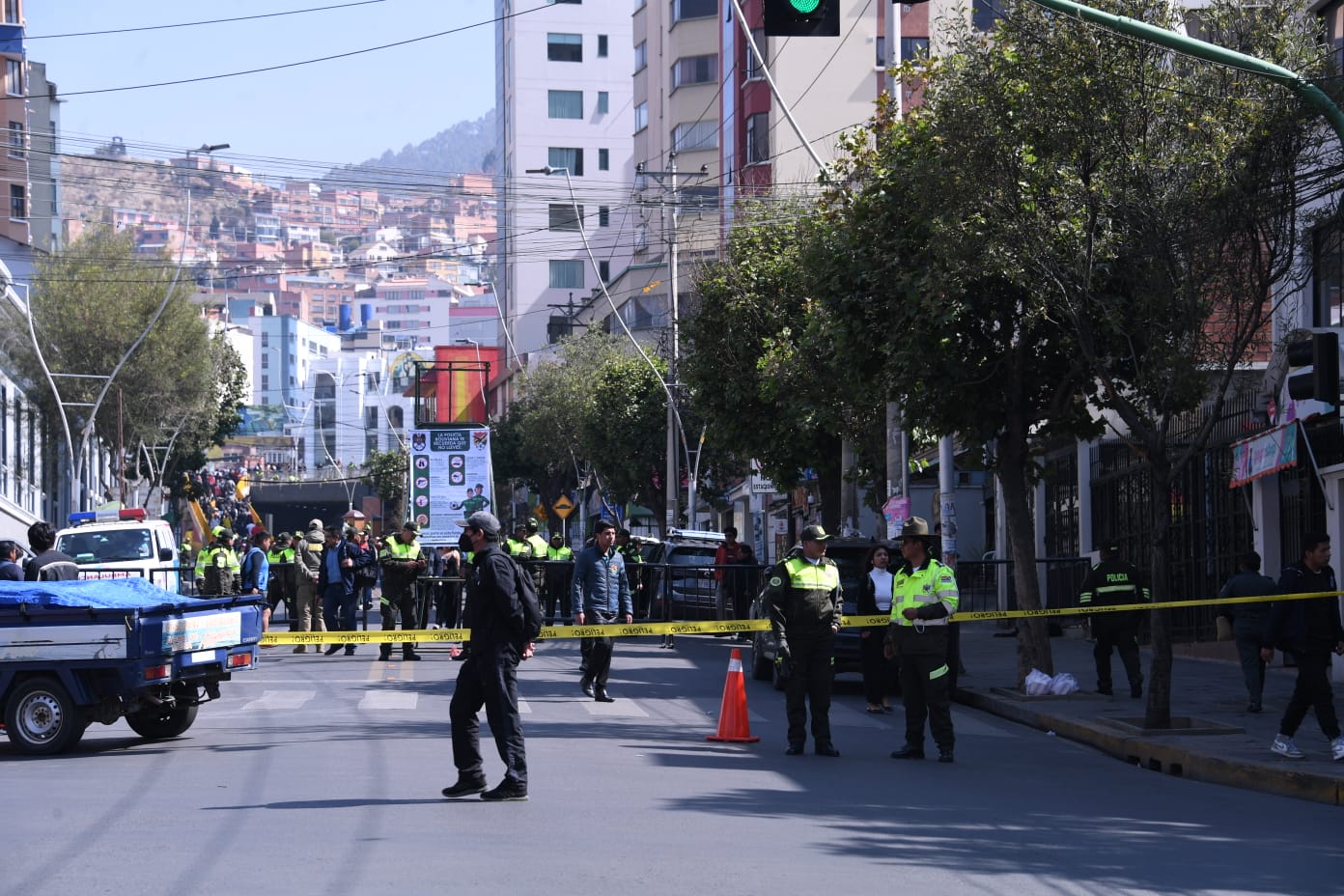 Policía despliega a 2.600 efectivos y cierra vías para garantizar seguridad en el partido Bolivia vs Argentina