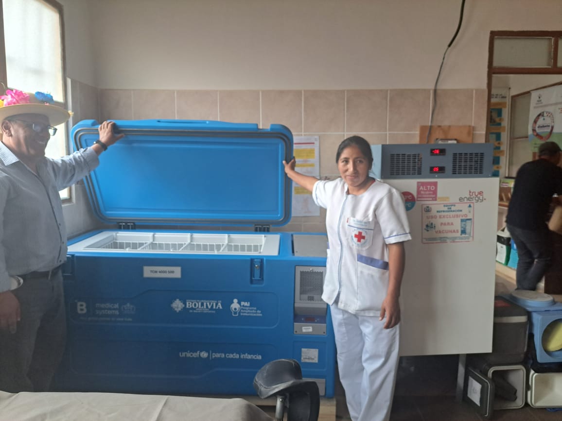 Salud moderniza cadena de frío para conservar vacunas en comunidades de Azurduy