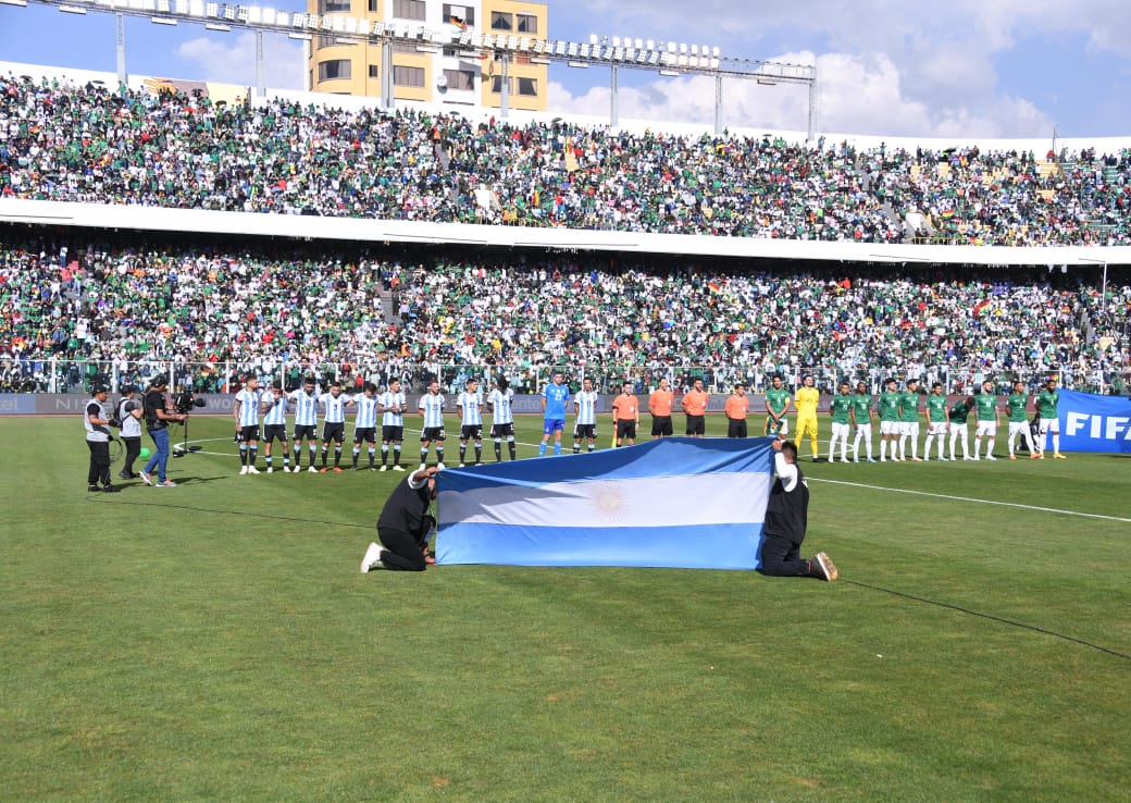 Devolverán el dinero y una compensación a hinchas que no pudieron acceder a su entrada para el partido Bolivia vs Argentina 