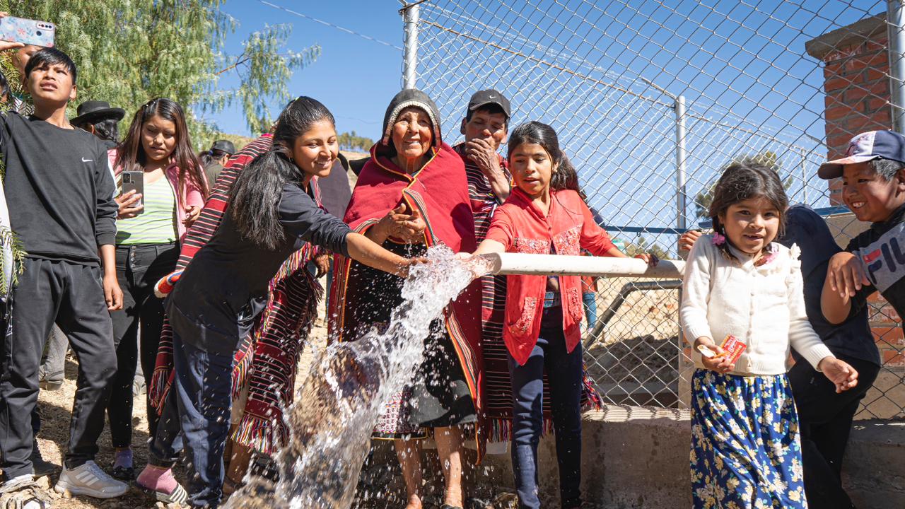 Gobierno invirtió Bs 305,1 millones en la perforación de 861 pozos de agua