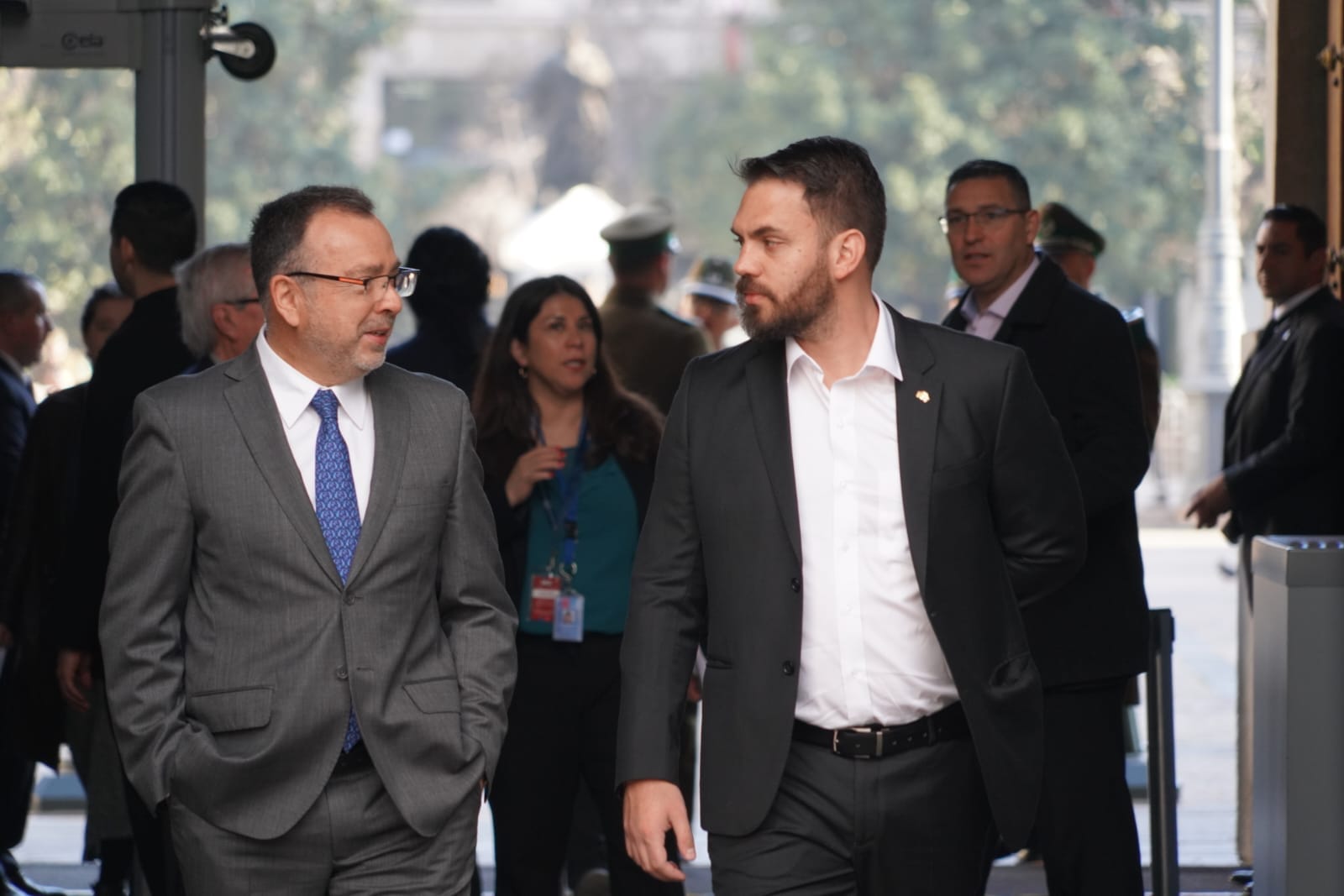 Bolivianos tendrán que presentar cédula de identidad y certificado de antecedentes para acceder a visa de trabajo en Chile