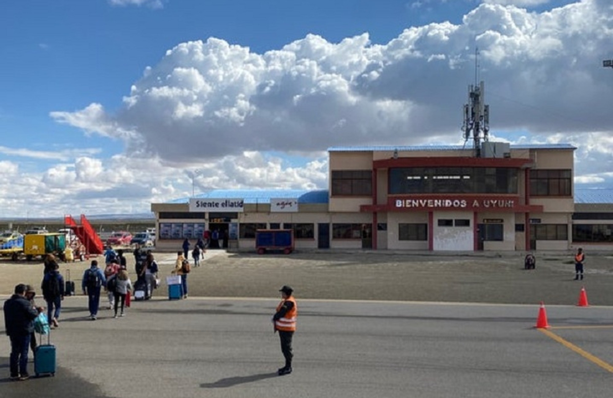 Licitan obras de ampliación del aeropuerto la Joya Andina de Uyuni por Bs 44 millones