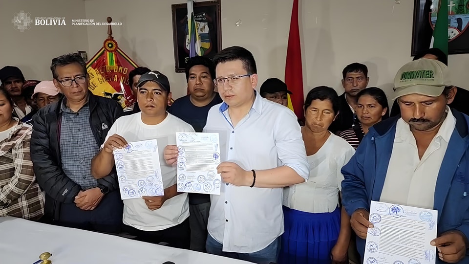 Gobierno inicia consultas con organismos internacionales para el estudio de la vía Las Cruces – Buena Vista