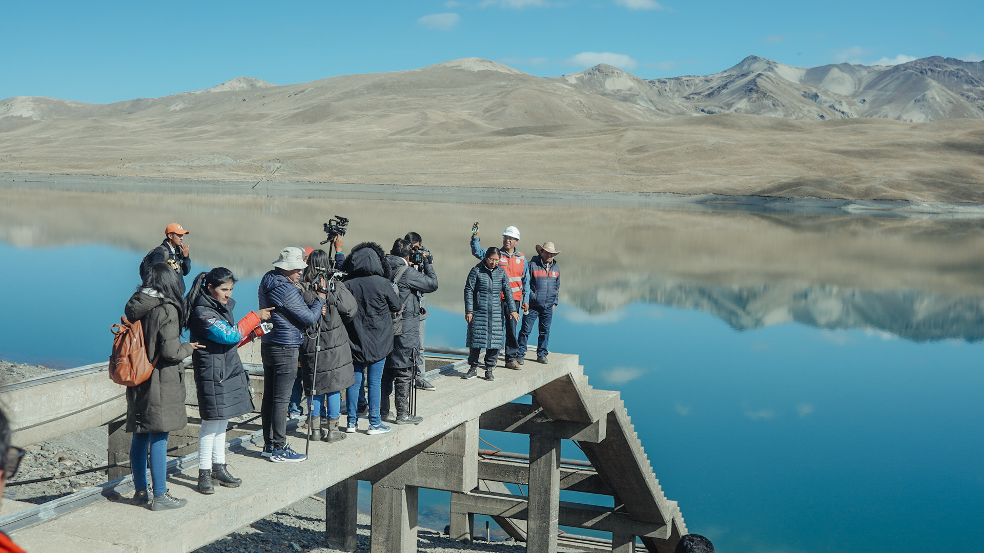 Epsas garantiza agua para El Alto, alcaldesa pide reciclar y uso responsable