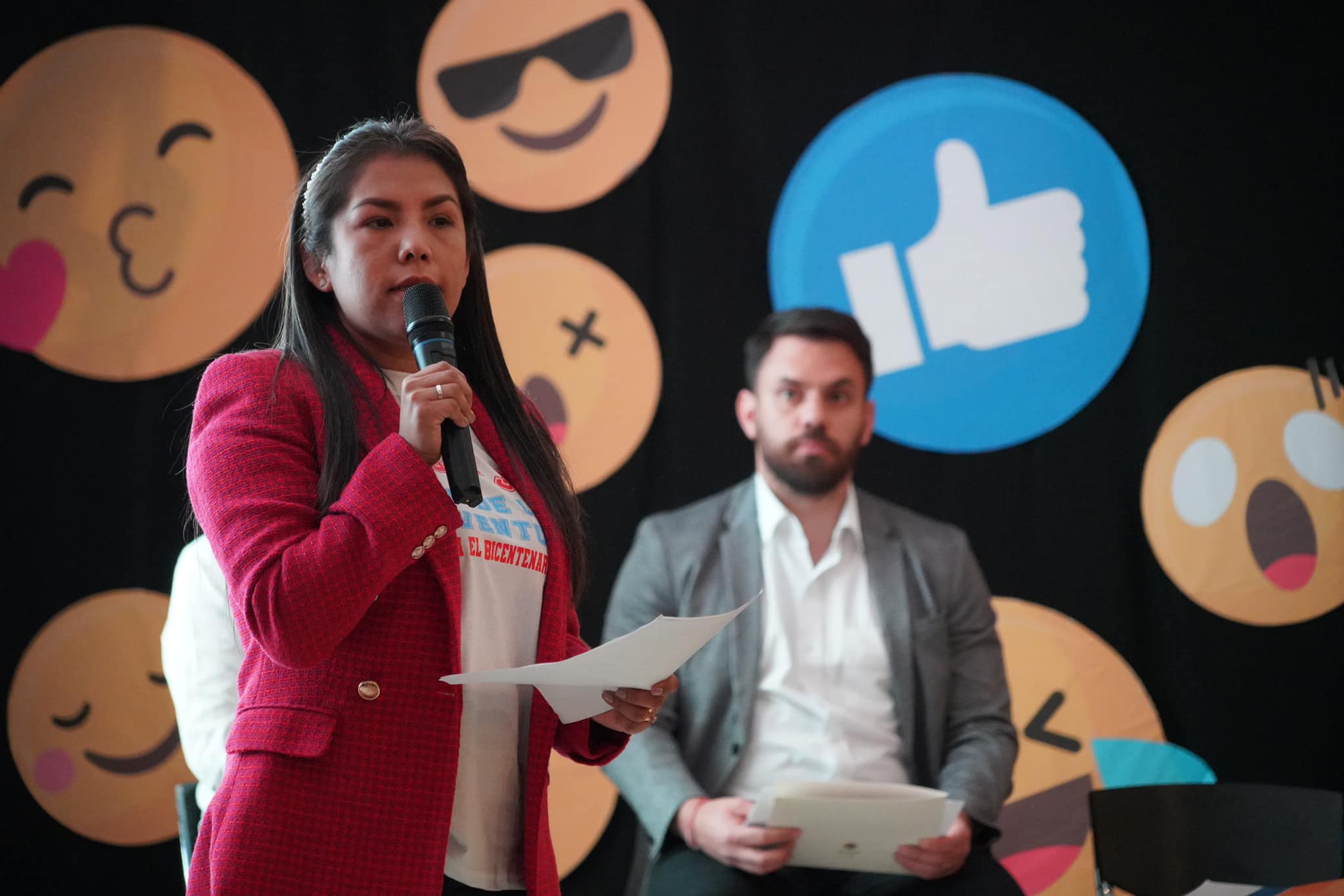 Segip presenta catálogo de 896 profesiones y 279 ocupaciones para incorporarlos en la cédula de identidad