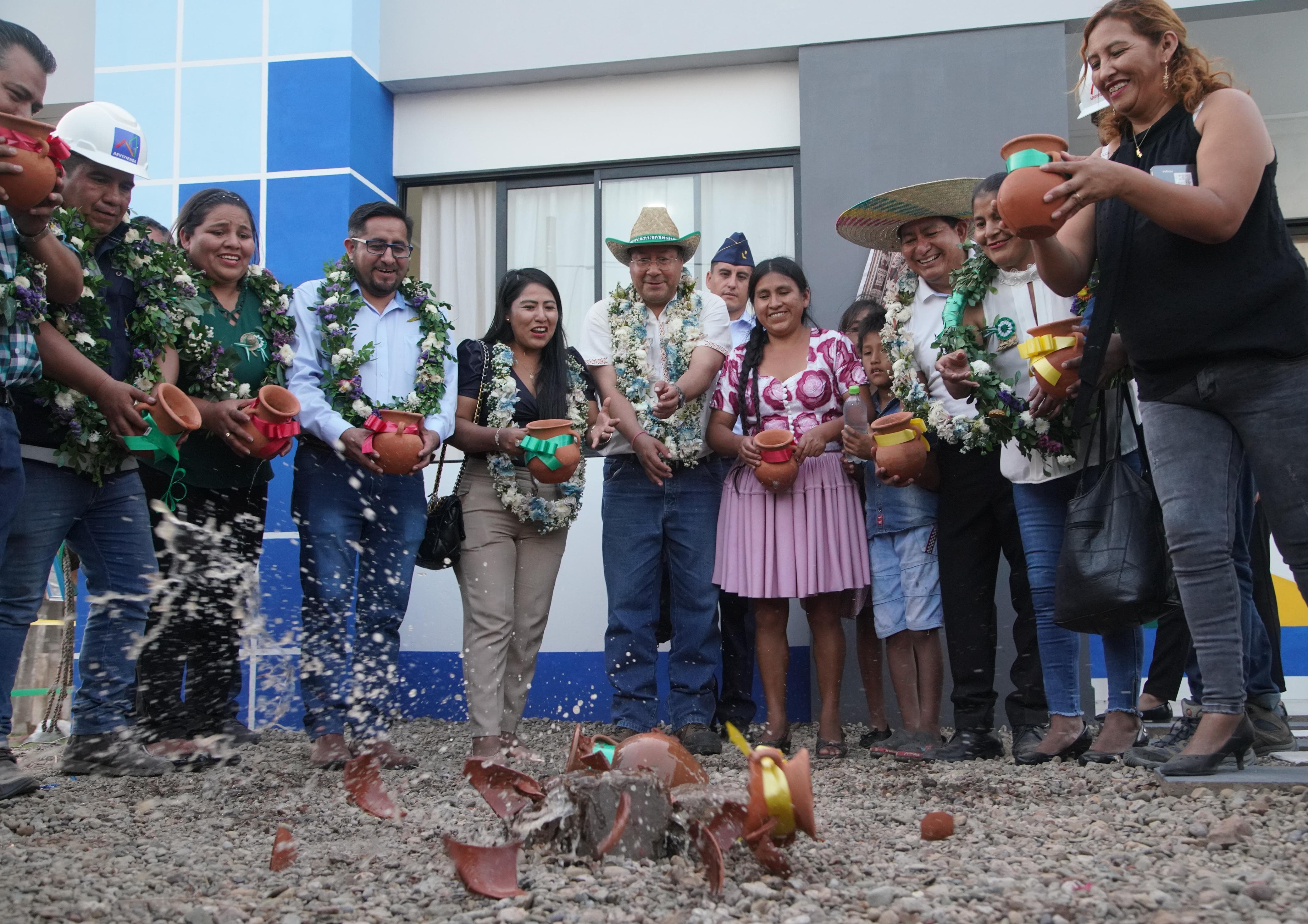Gobierno cumple el sueño de las familias cruceñas y entrega 222 viviendas dignas 