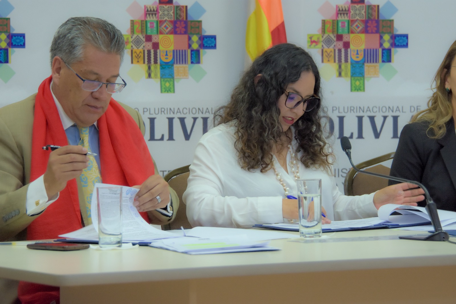 Salud y UMSA acuerdan fortalecer competencias de recursos humanos y presentan diplomado en “Logística del Medicamento”