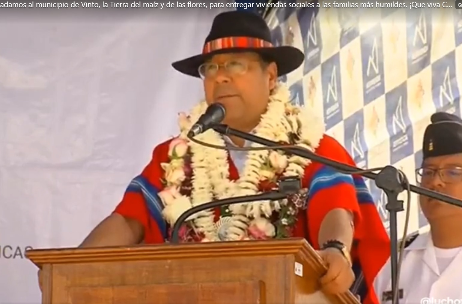 Arce entrega 120 viviendas y anuncia la construcción de una planta de tratamiento de aguas residuales en Vinto