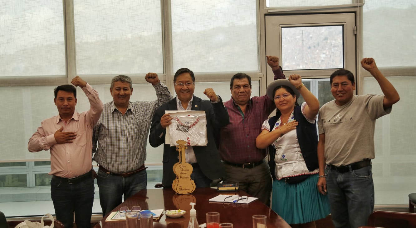 Arce se reúne con Asociación de Municipios de Tarija y coordina proyectos de agua para riego y consumo humano