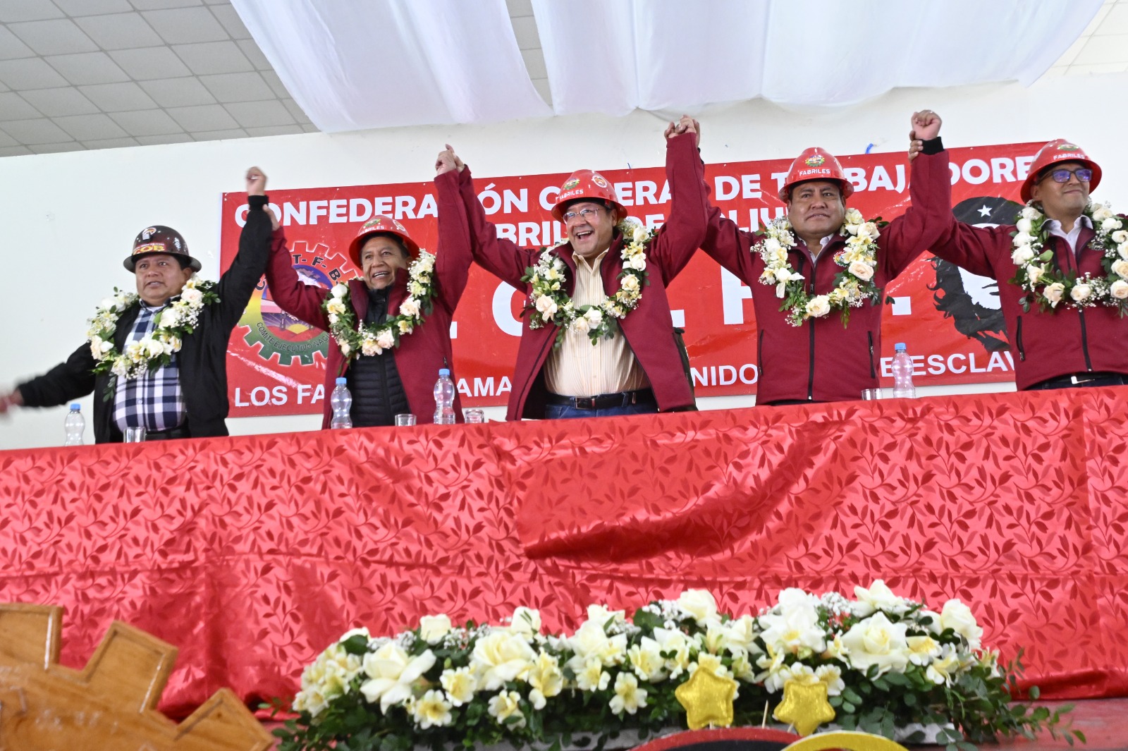 Arce destaca fortaleza de trabajadores fabriles para industrializar el país