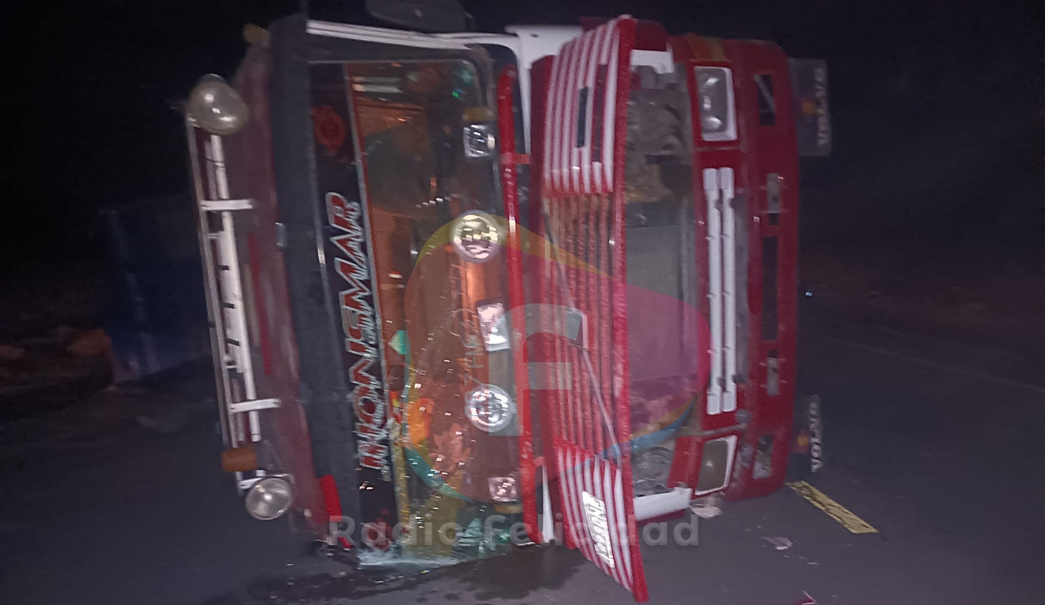 Siniestro vial en la ruta Oruro - Uyuni deja 12 heridos