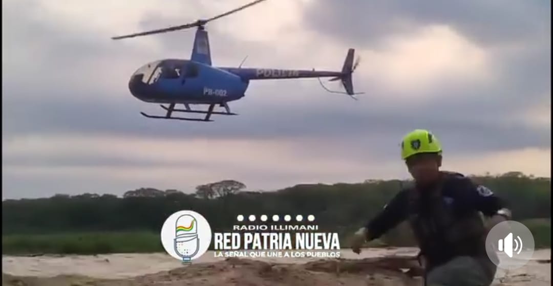 Bomberos rescatan a más de 10 personas que quedaron atrapadas debido a la crecida del caudal del río Piraí