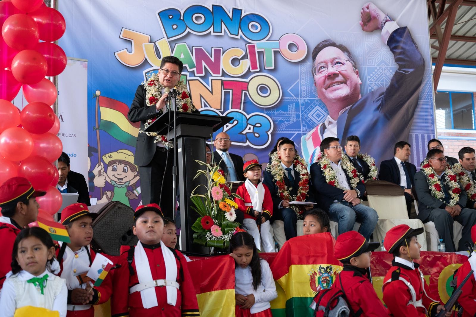 Ministros: Vigencia y pago del Bono Juancito Pinto demuestran fortaleza y aporte de empresas públicas