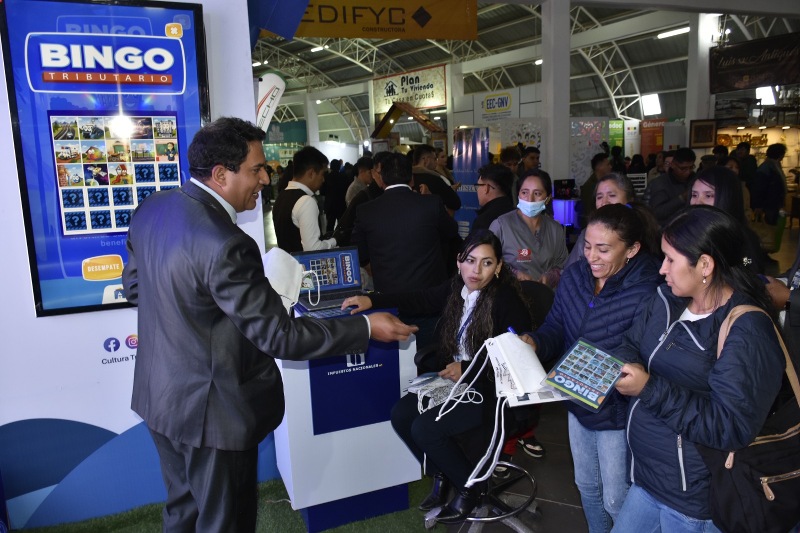 Impuestos expone servicios tecnológicos para beneficio del contribuyente en la Fexpo Sucre
