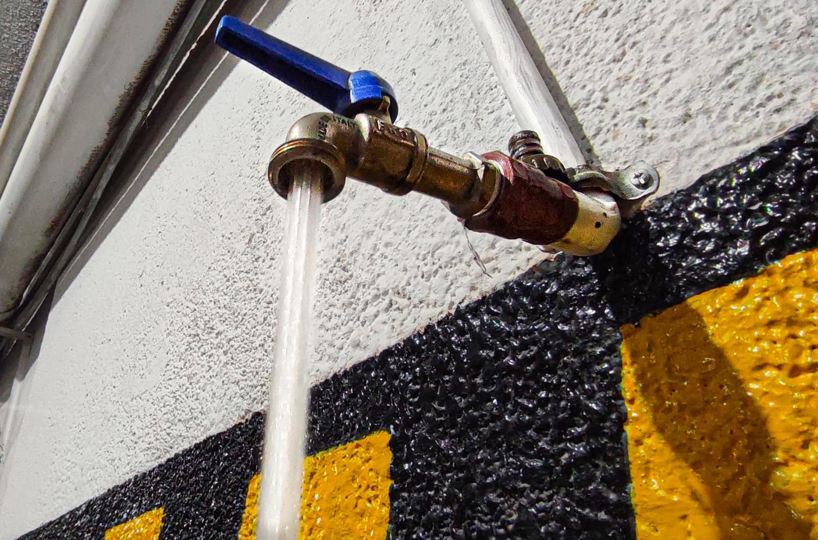 La Paz bordea el medio millón de conexiones de agua potable, el más alto a escala nacional