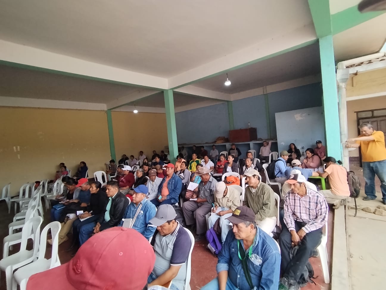 Viceministerio de Justicia Indígena socializa la Ley 073 en la Asamblea del Pueblo Guaraní