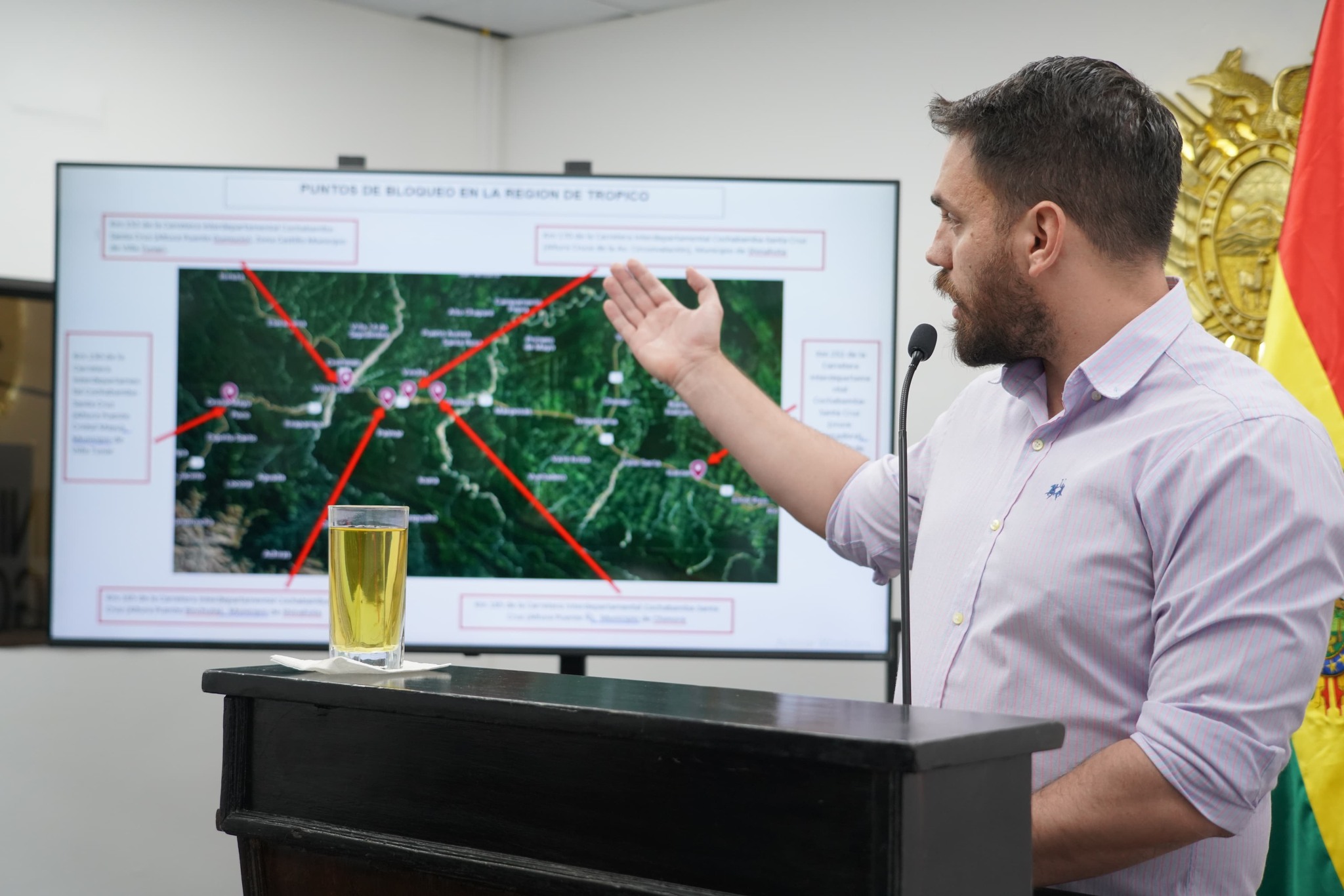 Bloqueo en el Chapare deja 21 heridos y dos secuestrados, desplazan policías para precautelar vida de afectados