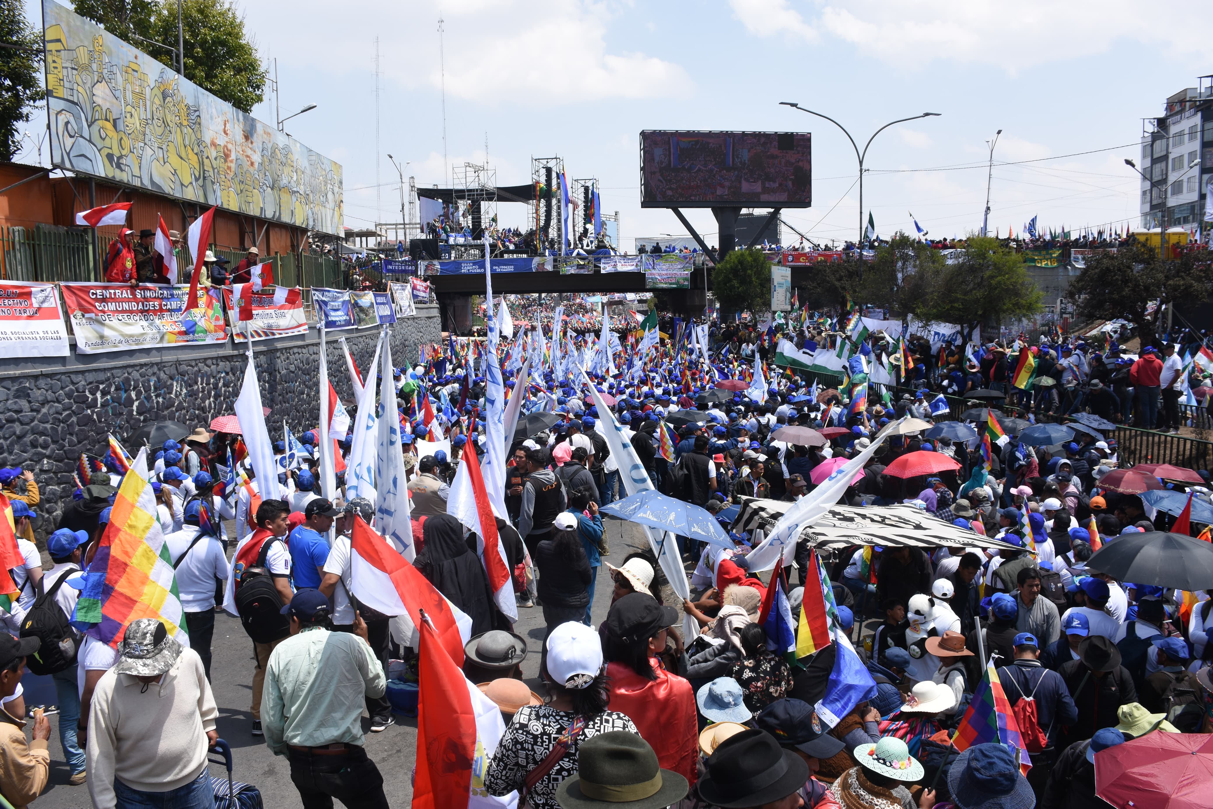 Gremiales: Cabildo refleja la rebelión de las organizaciones sociales frente al congreso “evista”